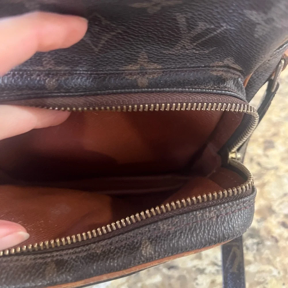 Vintage Louis Vuitton Amazone Monogram Crossbody Bag - Picture 5 of 9